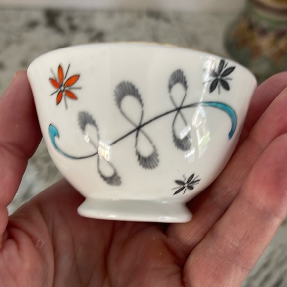 Sutherland Delphine Bone China Cream and Sugar Set - Picture 6 of 7